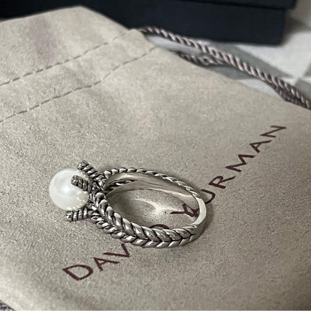 David Yurman Silver Ring with White Pearl sz7 - Picture 2 of 5